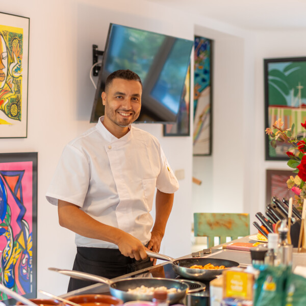 Ali Professional Chef -'s cover image