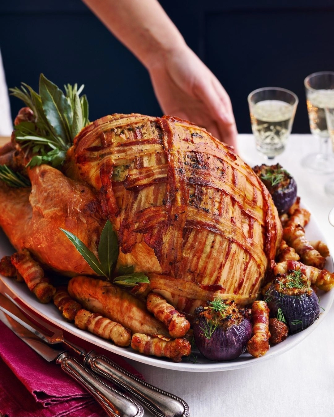 🎅 Jingle & Mingle: An Exquisite Holiday Experience 🎄