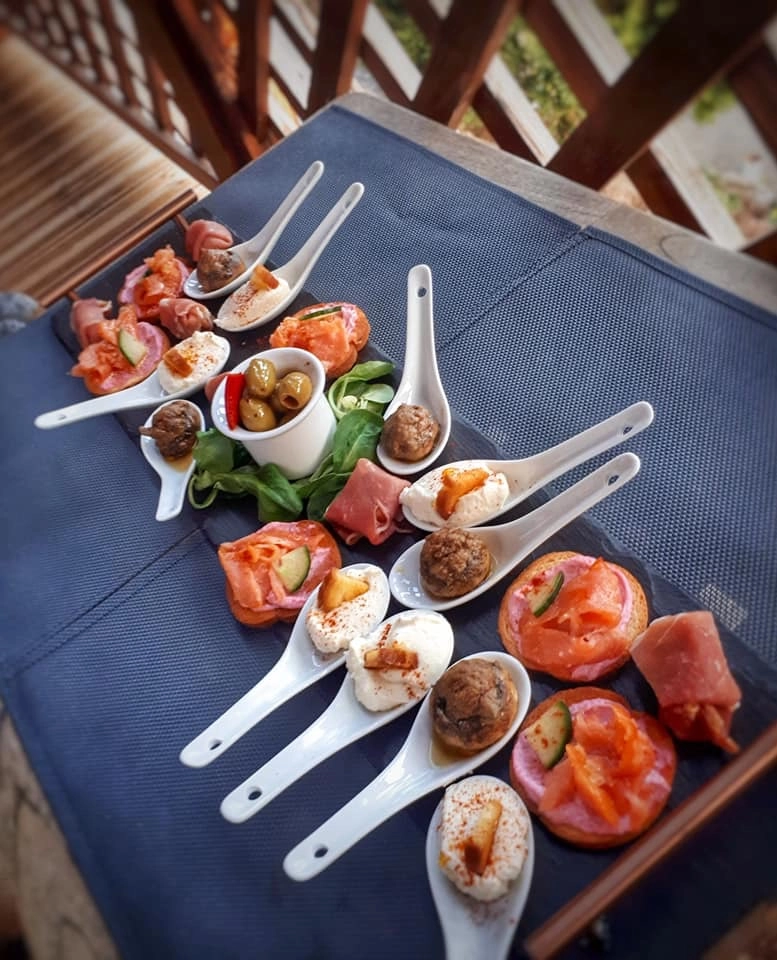 Canapé Feast