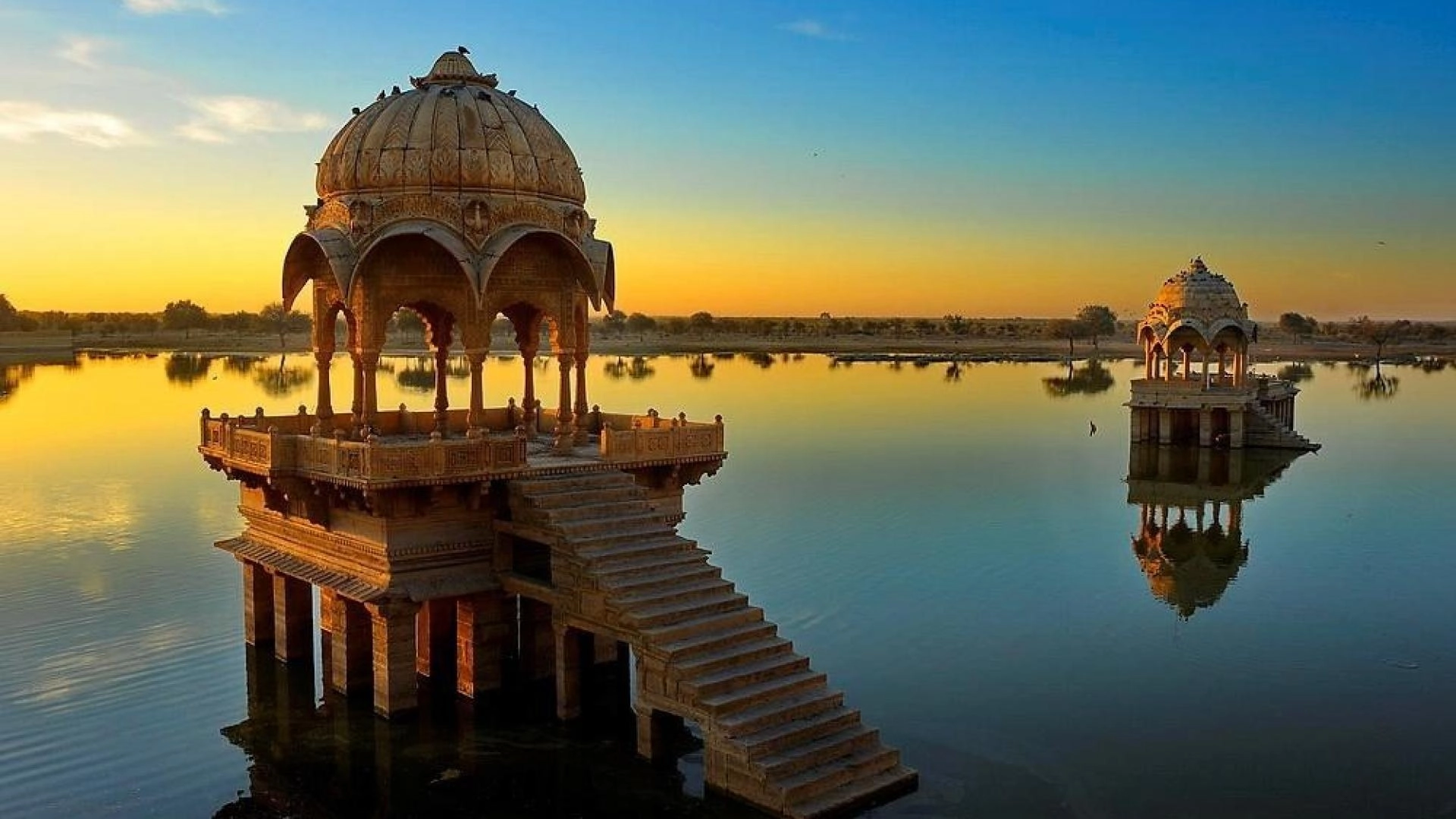 INDIAN FINE DINING | Modern Indian cuisine showcasing regional classics and premium ingredients.