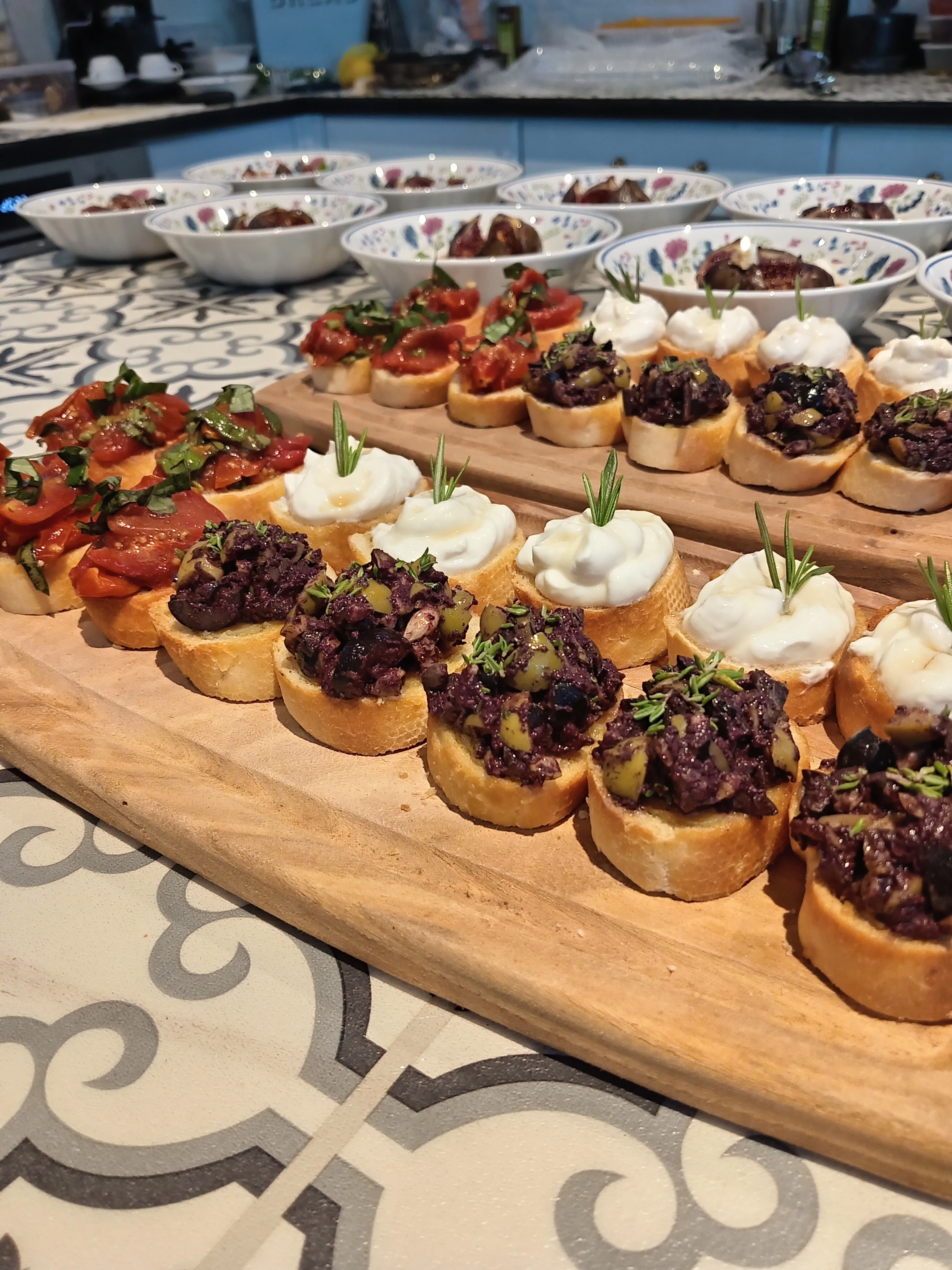 Canapes, Charcuterie Board  & Drinks