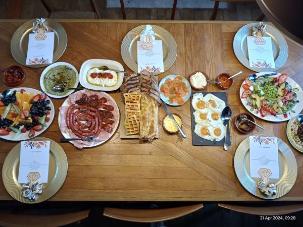 Chef Janusz N's Brunch menu image