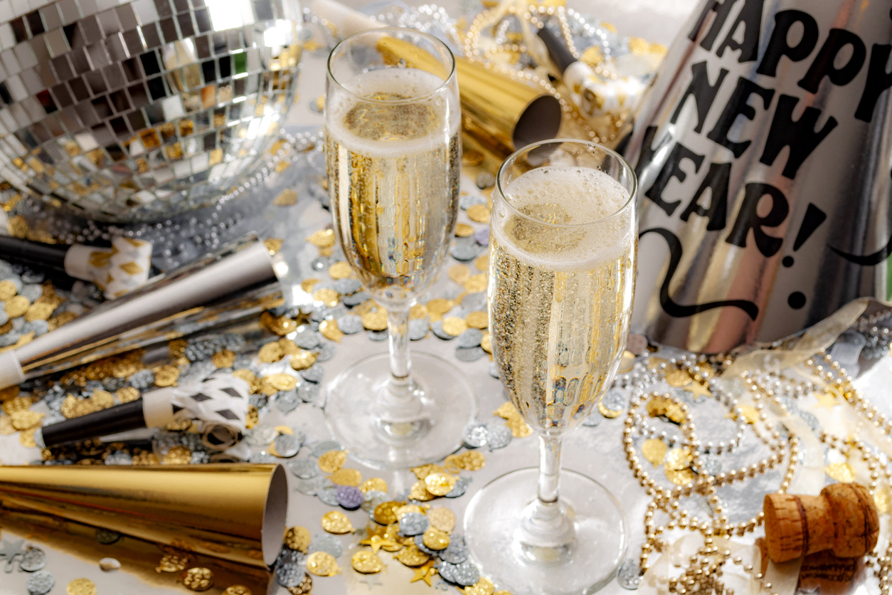 The Ultimate Guide to New Year&#8217;s Eve Food: 32 Party Food Favourites