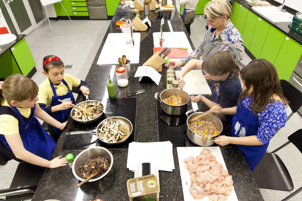 Top 5 Cooking Classes in Edinburgh for Budding Home Chefs